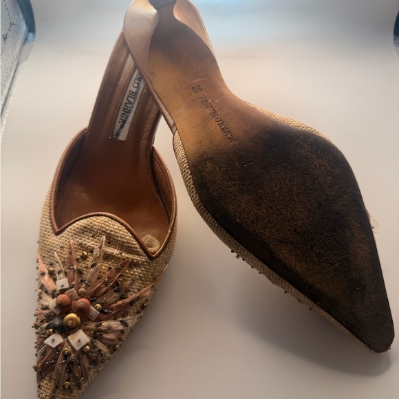 Vintage Manolo Blahnik Pumps - Picture 12 of 12